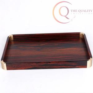 Plateau de service en bois massif avec finition de qualité supérieure, parfait pour une utilisation de luxe - Product Image 3