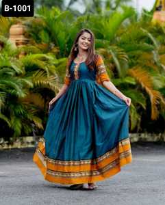 Las mujeres de moda indias usan Vichitra Material de seda Anarkali Vestidos con Golden Zari Border Anarkali Vestidos para Festival Ropa de boda - Product Image 4