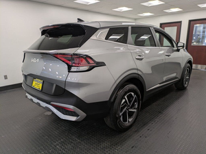 Hybrid Sportage LX AWD Automatique 2025 Gris Propre avec Sièges en Cuir, Système de Navigation, Démarrage à Distance, Conduite à Gauche, Intérieur Sombre - Product Image 4