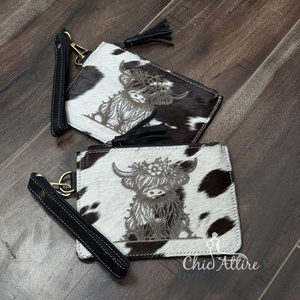 Nouvelle arrivée Hair-On pochette bracelet en cuir de vachette avec pochette gravée au Laser Floral Highland Cow avec pompon et sangle détachable - Product Image 1