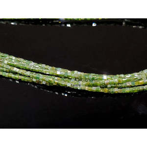 Cuentas de Diamante Facetadas 100% Naturales en Forma de Cubo, 1.5-2.5 mm, Corte Princesa Excelente/Bueno, Claridad VS2 VVS - Product Image 2