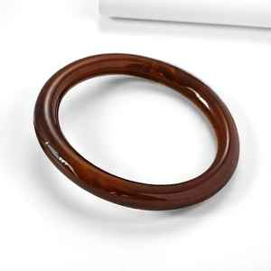 Brazaletes de joyería de resina únicos con elementos florales y conchas naturales para ropa de mujer consciente de la moda - Product Image 4