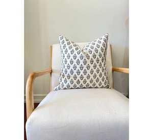 Throw Pillow Covers Patrón floral de salmón oscuro Recién llegado Cojines de sofá decorativos occidentales para sala de estar 100% algodón hecho - Product Image 3