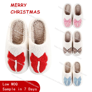 Ciabatte Natalizie Invernali Pelose HF con Renna, Pupazzo di Neve, Babbo Natale, Biscotto, Omino di Pan di Zenzero, Albero di Natale, Papillon - Product Image 2