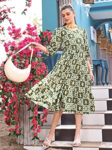 Premium Readymade Traditionnel Georgette Western Robe Midi Tissu Crêpe Conception Imprimée Manches Trois Quarts Caractéristique À Séchage Rapide - Product Image 5