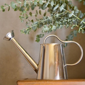 Arrosoir en métal durable de qualité supérieure avec poignée robuste et conception anti-fuite pour une utilisation à la maison et en extérieur, capacité de 8 L - Product Image 5