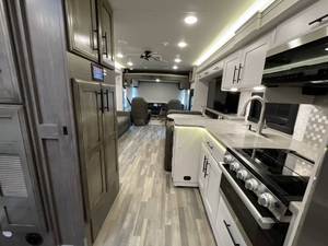 Autocaravana Usada Económica 2019 2020 2021 Entegra Coach Vision 3-1-V RVs, Remolque de Viaje - Product Image 3