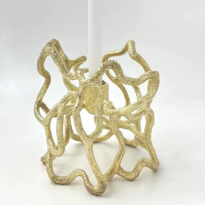 Candelabro de Metal Rústico Vintage, Portavelas en Forma de Pilar, Hecho a Mano, Decoración Navideña y de Pascua, Adorno Antiguo para el Hogar - Product Image 1