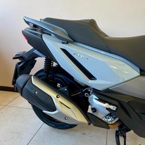 Trottinette électrique intelligente SYM ADX 300 sans balais avec connectivité via application - Product Image 4