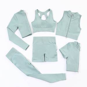 Ensemble de yoga pour femmes avec design personnalisé Vêtements de sport sans couture fabriqués au Pakistan Ensemble de yoga 2 pièces - Product Image 4