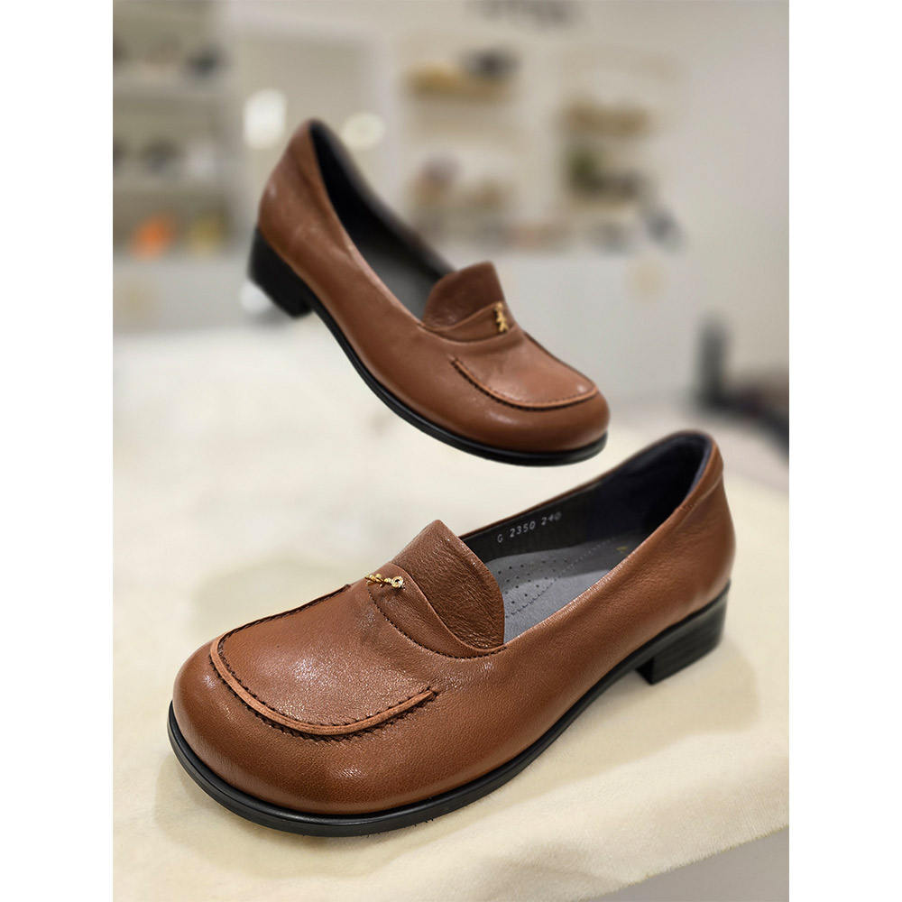 สีน้ำตาล