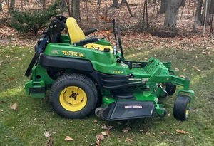 Cortadora de Césped John Deere Zero Turn 26034 con Motor Briggs & Stratton de 12 V, Fácil Mantenimiento - Product Image 5