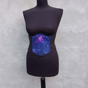 Corsé de satén de diseño personalizado, fábrica al por mayor, servicio OEM y ODM, corsé moldeador de cuerpo de huesos de acero para un aspecto elegante de fiesta - Product Image 6