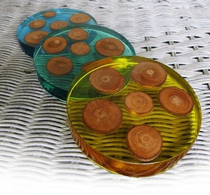 Sous-verres ronds en bois avec incrustation de résine blanche Design géométrique Sous-verre personnalisé en résine époxy en bois d'acacia pour tasse en verre tasse boisson - Product Image 4