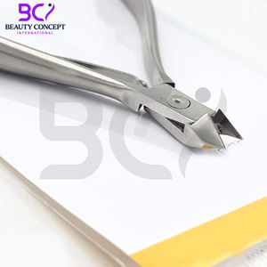 Pince à cuticules multifonctionnelle professionnelle en acier inoxydable 2026 de qualité supérieure, à ouverture large et lame incurvée - Product Image 3