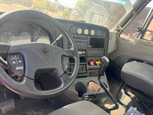 Camión Tractor Diésel de Larga Distancia 6x4 con Tanque de Agua de Gran Capacidad para Construcción y Transporte Logístico, Listo para Enviar - Product Image 5