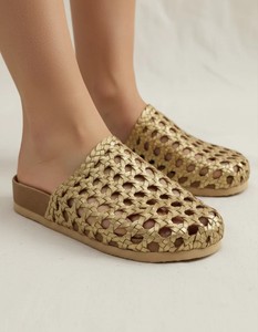 Sabots et mules en tricot ajouré respirant, à bout fermé et faciles à enfiler, chaussures plates décontractées en cuir pour femmes, idéales pour l'été. - Product Image 6