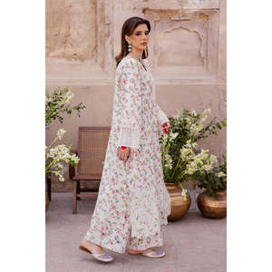 Ensemble de vêtements pour femmes BATIK-3PC, chemise en lawn brodée Schiffli, dupatta en organza brodée, pantalon imprimé - BIC-015 - Product Image 3