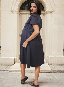 Vestido de maternidad con estampado gris y cuello en V azul para mujeres embarazadas Vestido tejido informal hasta la rodilla con cintura natural para uso diario - Product Image 3
