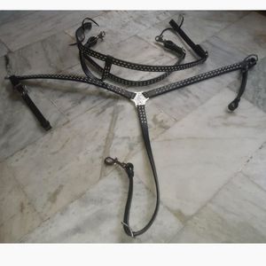 Headstall ม้าหนังแท้สีดำเย็บหัวเข็มขัดสีขาวเย็บด้วยมือแบบตะวันตก - Product Image 1