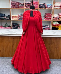 Vestido largo de diseñador nuevo con estilo largo Precio más bajo Mercado Surat Gujarat Ropa étnica Fabricación Mercado textil Ropa - Product Image 2
