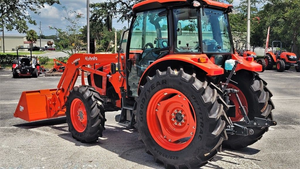 Tractor Agrícola Kubota M5-111HDC de 90HP Diésel con Tracción en las 4 Ruedas, Equipo Agrícola de Uso Pesado con Cargador Frontal y Opción de Cultivador - Product Image 3