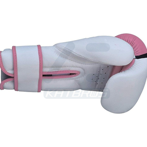 Guantes de Boxeo Listos para la Competencia que Ofrecen un Ajuste Superior, Acolchado Transpirable, Estabilidad en las Manos y Libertad de Movimiento - Product Image 4