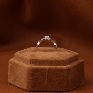 Bague en or massif 14 carats avec diamants taille poire et ronde Bague de fiançailles classique ou d'occasion spéciale certifiée IGI - Product Image 6