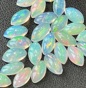 Marquise d'opale éthiopienne naturelle 5x10mm Cabochon dos plat-Superbe qualité multi-feu Opale lâche Marquise Cabochon pierre précieuse - Product Image 1
