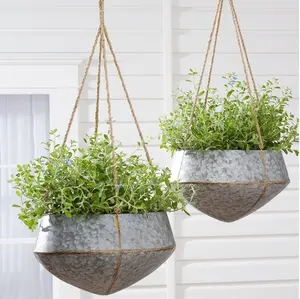 Novo Design Outdoor Galvanizado Plantador em Antique Garden Pots Plantador Bom Companheiro Grande Metal Pendurado Plantador