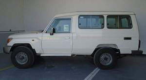 Asientos de Cuero Usados BARATOS 4x4 AWD para Hardtop 4.5L Cinco Plazas Volante a la Izquierda Asientos de Cuero Neumáticos R18 Sedán Euro IV - Product Image 5