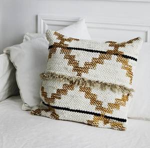 High Quality <b>Boho</b> Outdoor <b>Cushion</b> <b>Cover</b> Hot Selling Unique Handwoven Decorative Throw Pillow with Vintage Pattern From ITHL - Product Image 3
