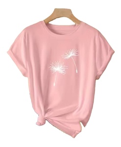 Camiseta de algodón cómoda para mujer, ideal para la oficina o para los días de trabajo remoto informales - Product Image 1