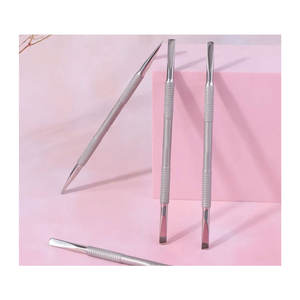 Repousse-cuticules professionnel en acier inoxydable, série PRO Expert, double tête, lame incurvée, pour droitiers, manucure complète - Product Image 4