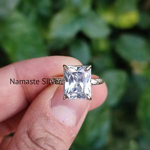 Anillo de Plata de Ley 925 Hecho a Mano para Mujer, con Circonita Cúbica de Corte Esmeralda y Circonita Cúbica de Corte Princesa, Anillo de Plata con Circonita Cúbica, Regalo para Ella - Product Image 2