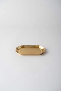 Plateau de service élégant en laiton avec un motif artistique unique, idéal pour les designers d'intérieur et les exigences de style de maison moderne - Product Image 3