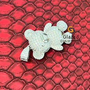 Colgante de Plata de Ley 925 con Diamantes de Moissanita de Corte Brillante Redondo, Diseño Único y Moderno Estilo Hip Hop para Unisex - Product Image 2