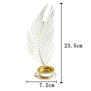 Brûleur d'encens métallique texturé en plumes de haute qualité, il aide à conjurer l'énergie négative, parfait pour les fêtes arabes - Product Image 4