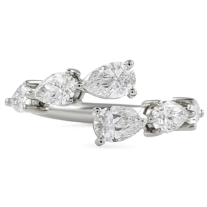 Bague élégante pour femme avec diamant de laboratoire en forme de poire de 1,90 carat et bande croisée - Product Image 1
