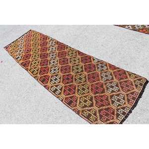 Tapis de 2,4 x 8,4 pieds, tapis turc vintage, tapis Kilim marron avec motifs de plantes et d'arbres - Product Image 4