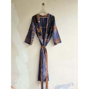 Robe de chambre et paréo de plage vintage bohème en crêpe de soie à motifs floraux - Product Image 3