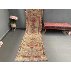 Tapis turc vintage Herki 2,6x11,4 pieds, tapis de couloir marron camouflage en laine - Product Image 1