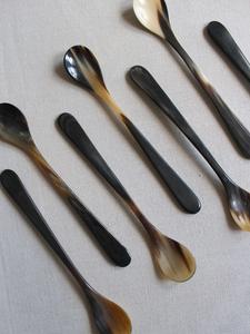 Cuillère en corne de bœuf de qualité supérieure pour la table à manger, cuillère de service en corne de bœuf, bien polie, meilleure qualité de cuillère en corne - Product Image 2