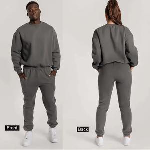 Ensemble de vêtements de sport pour femmes au design personnalisé, sweat à capuche et short de couleur unie à col rond, vêtements de sport imprimés et décontractés pour l'hiver - Product Image 2