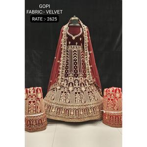 Luxueux velours Lehenga Choli avec broderie Zari & Thread Work Collection nuptiale disponible pour l'exportation depuis l'Inde - Product Image 5