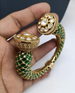 Bracelet élégant en moissanite et plaqué or Kundan, qualité supérieure, pour mariage et fiançailles, collection pour soirée, pour femmes - Product Image 3