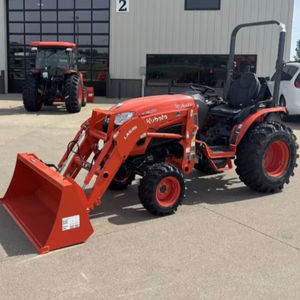 รถแทรกเตอร์ล้อยาง Kubota mini LX2620HSD พร้อมที่ตักด้านหน้า ขับเคลื่อน 4 ล้อ เกียร์ดีเซล เหมาะสำหรับงานเกษตรกรรม จัดสวน และงานดิน - Product Image 1