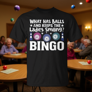 T-shirt per gli amanti del bingo con simbolo iconico e frase alleggerita che dice: 'Cosa ha palle e fa sorridere le donne' - Product Image 3