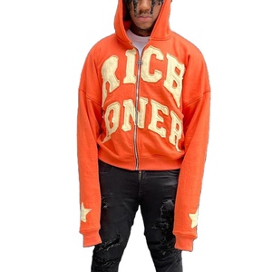 เสื้อฮู้ดดี้โอเวอร์ไซส์แบบซิป แต่งดีเทลขาดๆ พร้อมปักโลโก้ตามสั่ง ทรงไหล่ตก ผ้าฝ้าย 100% ระบายอากาศได้ดีสำหรับผู้ชาย มีจำหน่ายแล้ว - Product Image 6