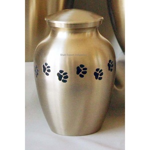 Urne de crémation pour animaux de compagnie en laiton doré avec empreinte de patte Urnes de cendres pour chiens et chats de taille moyenne Urnes funéraires - Product Image 1